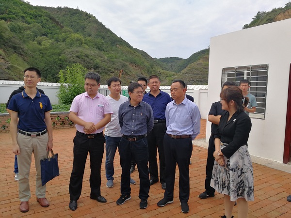 <b>水利部移民司（扶貧辦）勒宏強處長，省水利廳水利水電處處長白鵬翔、延安市水務局局長張拴林，副區長楊東和安塞區水務局、扶貧局等調研安塞供水工程</b>