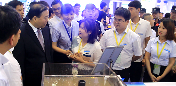 <b>陜西省常委，統戰部部長姜鋒參觀指導工作</b>